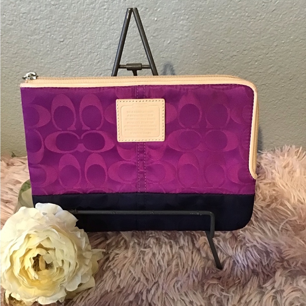 Coach Pouch   NWOT